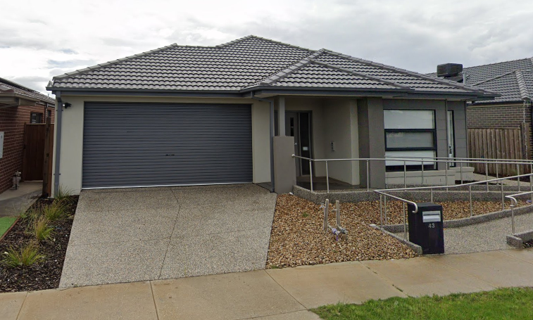 Tarneit Henderson Drive Facade